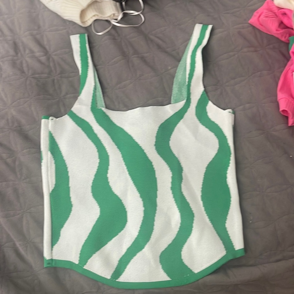 Green zibra print crop too